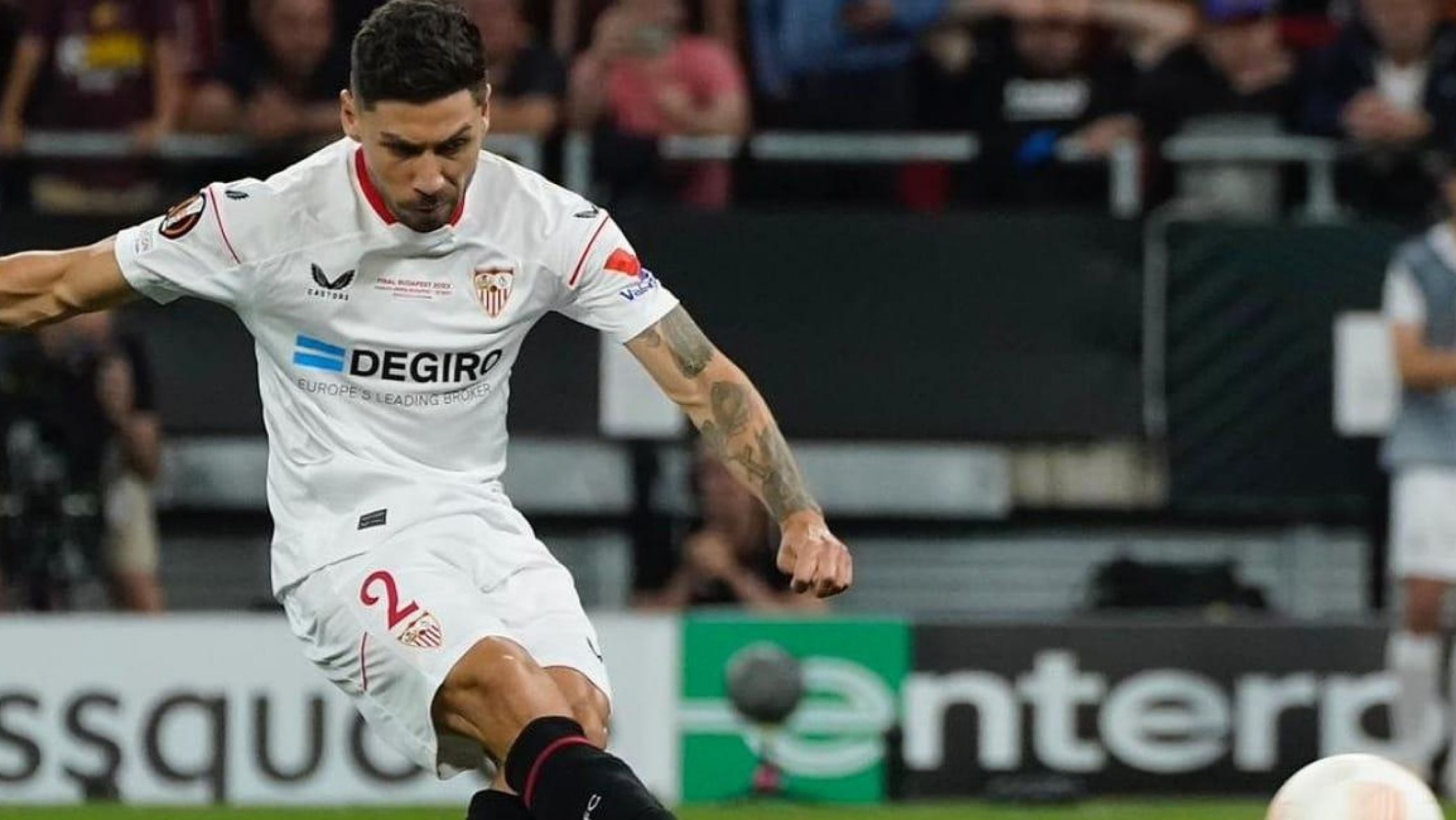 Gonzalo Montiel, otra vez campeón y convirtiendo el penal decisivo