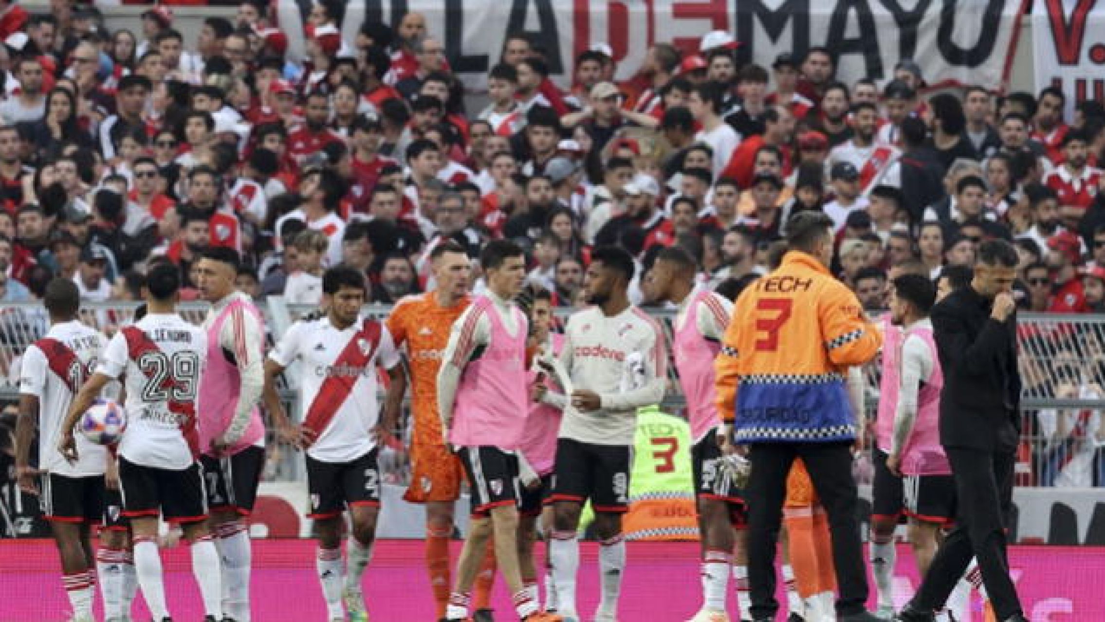 Se suspendió River y Defensa y Justicia por el fallecimiento de un hincha