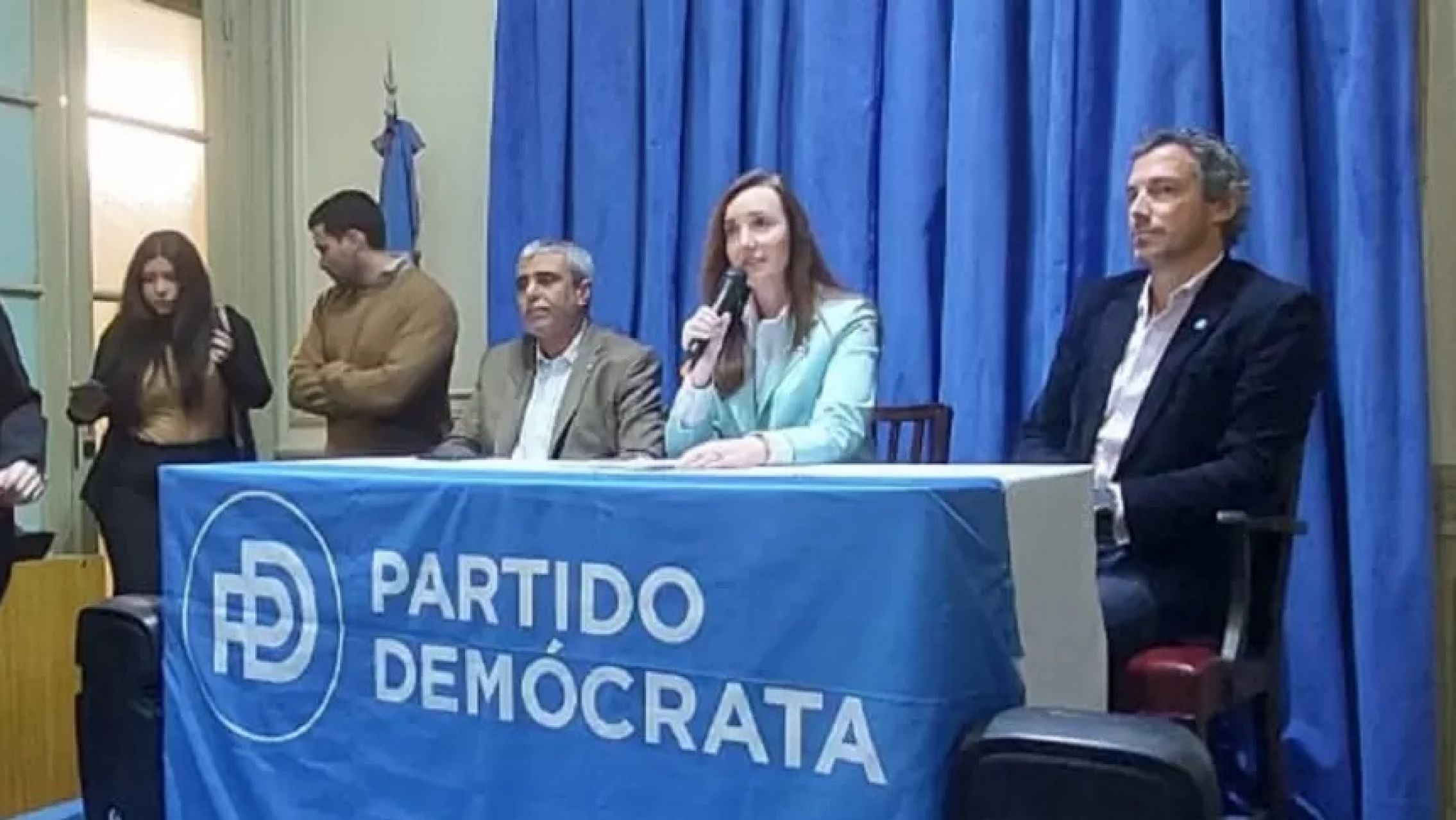 Autoridades del Partido Demócrata bonaerense renunciaron a la alianza con Javier Milei