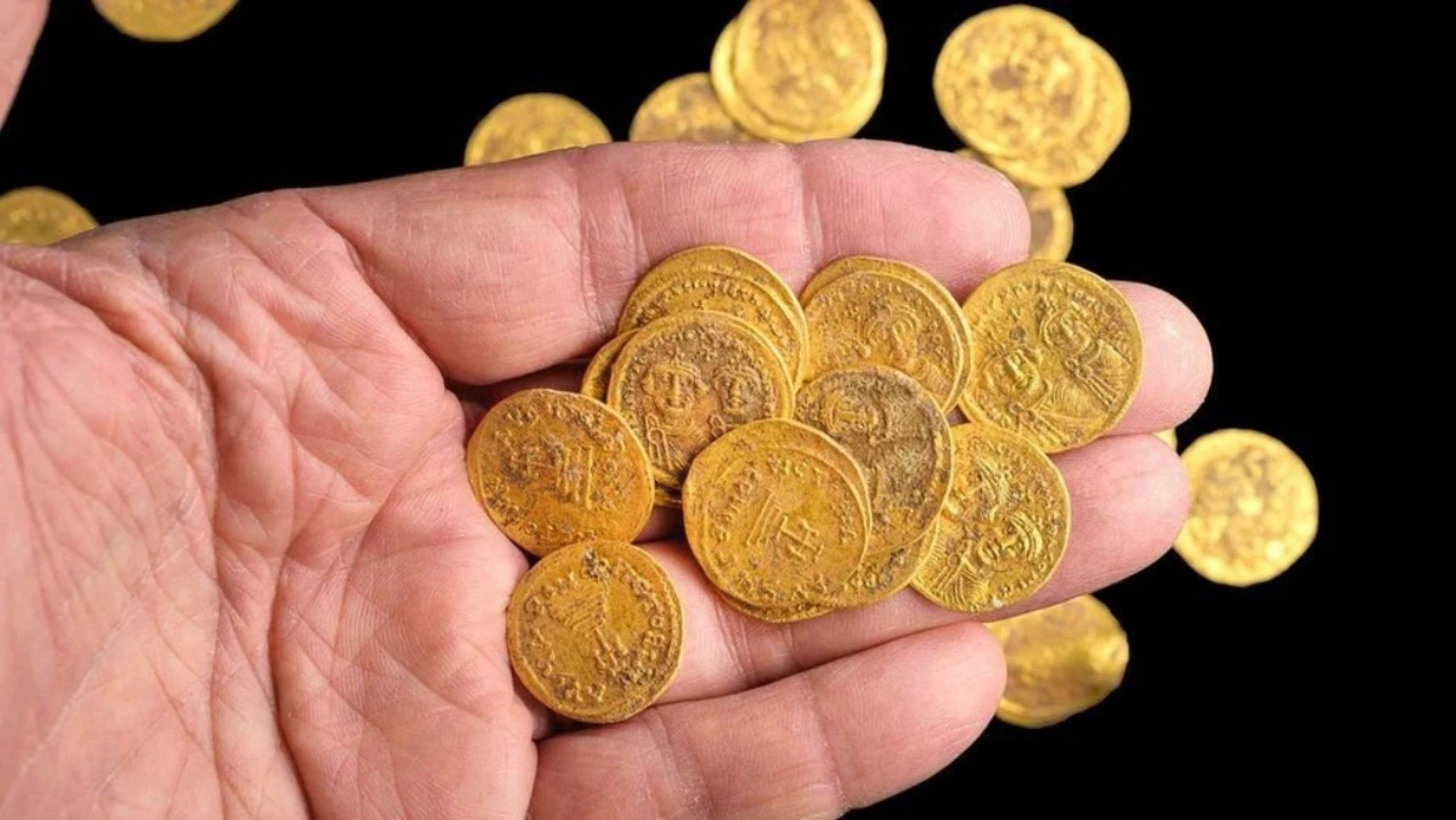 Ponen a la venta un tesoro de 700 de monedas de oro halladas en un maizal de Kentucky
