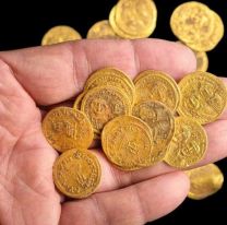 Ponen a la venta un tesoro de 700 de monedas de oro halladas en un maizal de Kentucky