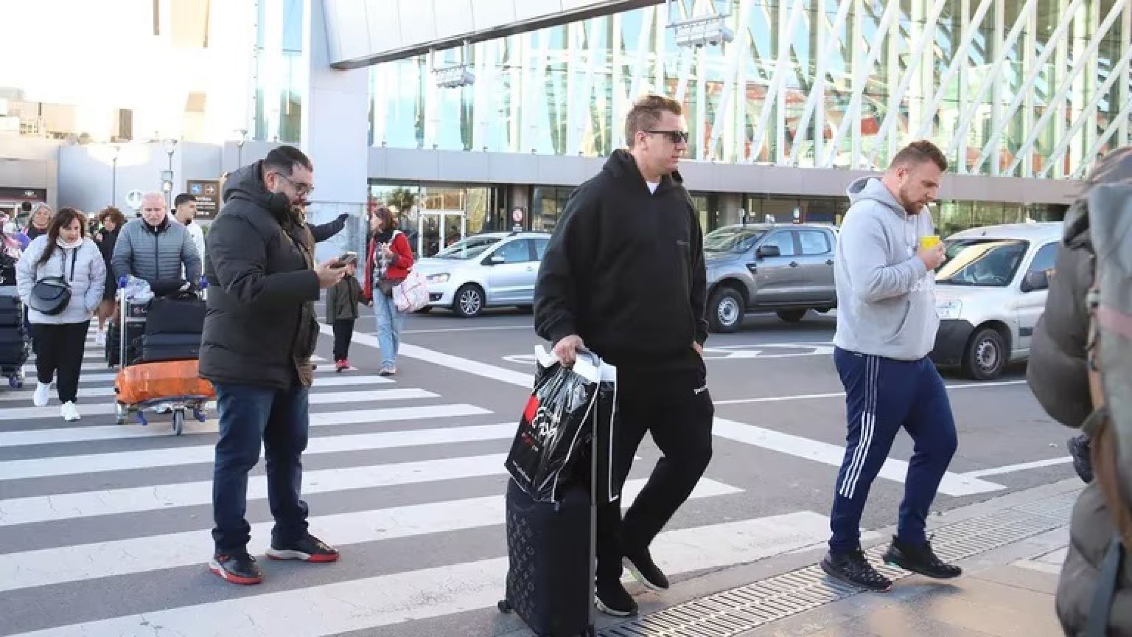 La foto del reencuentro de Maxi López con su mujer, luego de su viaje a la Argentina por la enfermedad de Wanda