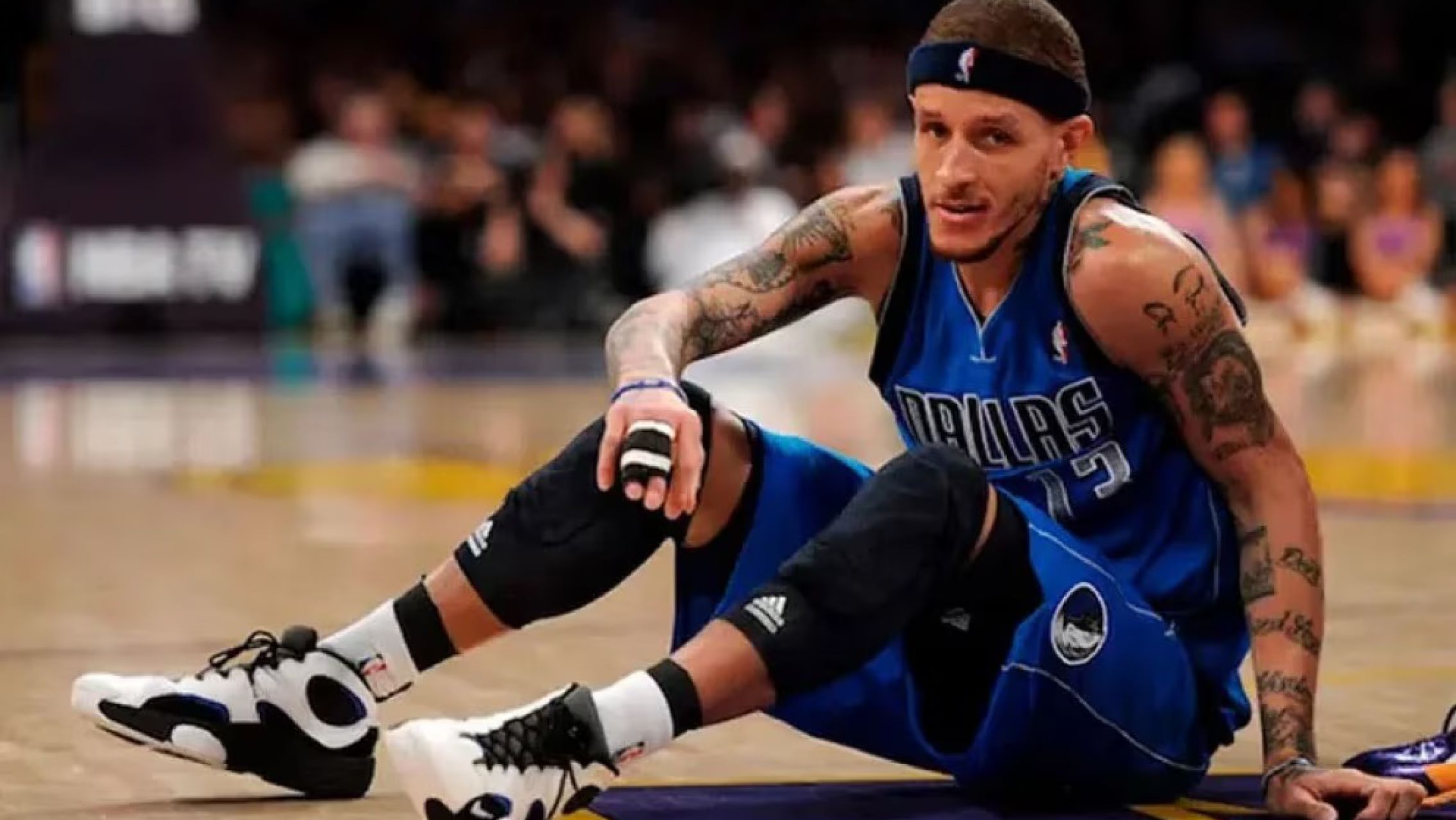 Ganó millones en la NBA, cayó en las drogas y cuando parecía recuperado quedó en la calle