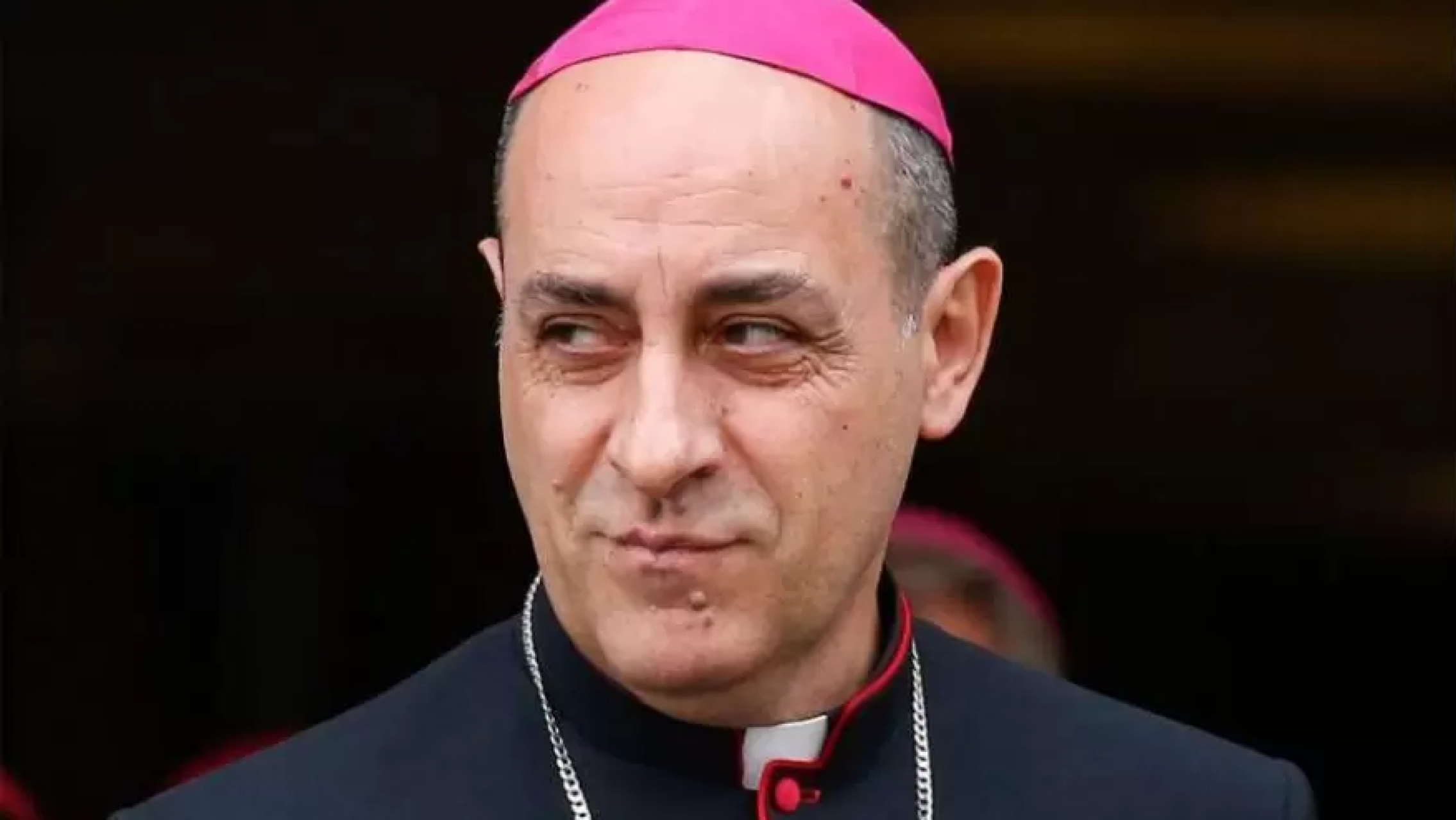 El nuevo prefecto del Papa Francisco y su guía para "besar mejor"