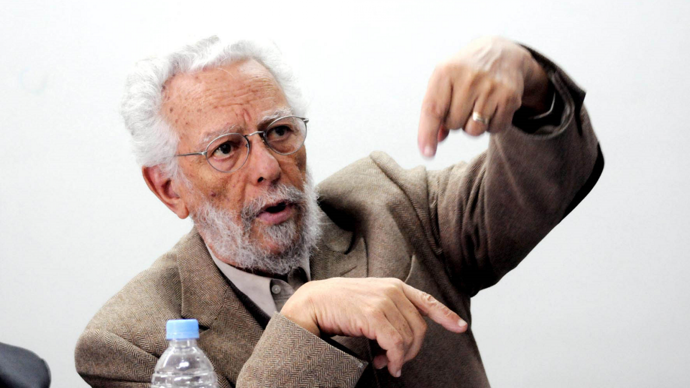 Un filósofo argentino de 88 años se volvió viral en TikTok