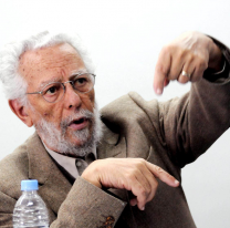 Un filósofo argentino de 88 años se volvió viral en TikTok