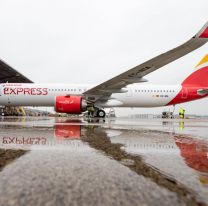 Conmoción en un vuelo de Barcelona a Ezeiza: murió una mujer que viajaba con su hija