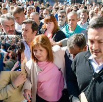 En San Luis escrachan a Bullrich y la acusan de "vender a compañeros Montoneros"