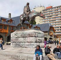 Tras la polémica, la Justicia de Río Negro suspendió el traslado del monumento de Roca en Bariloche