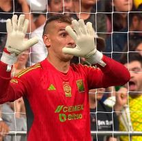 El "Patón" Guzmán desafió a la ley "anti Dibu": hizo de mimo, clown y mago en la definición por penales