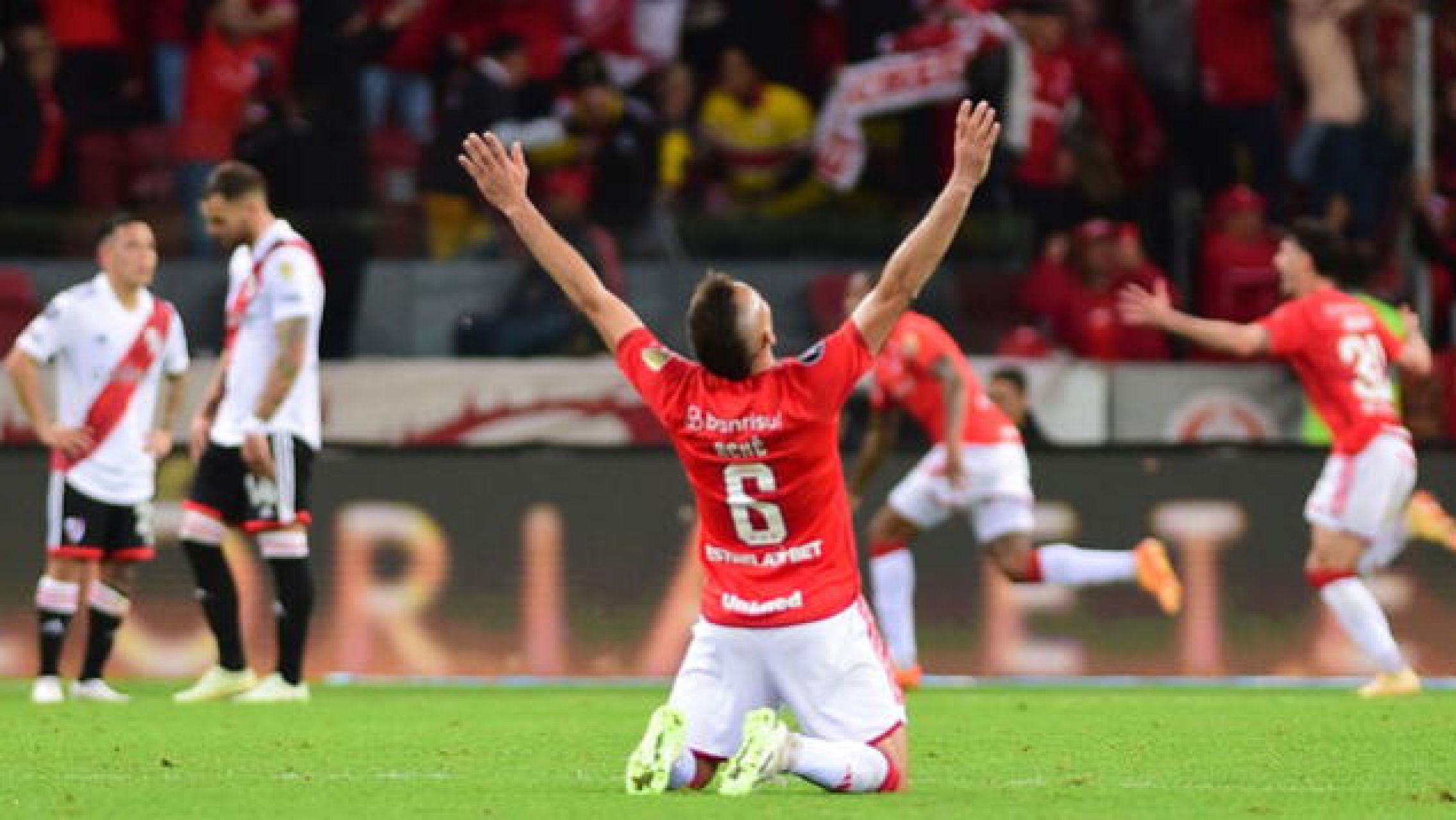 River se quedó afuera ante Inter en una "interminable" serie de penales