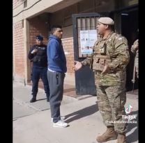 Ante la falta de boletas de Milei, un soldado sugirió "votar en blanco"