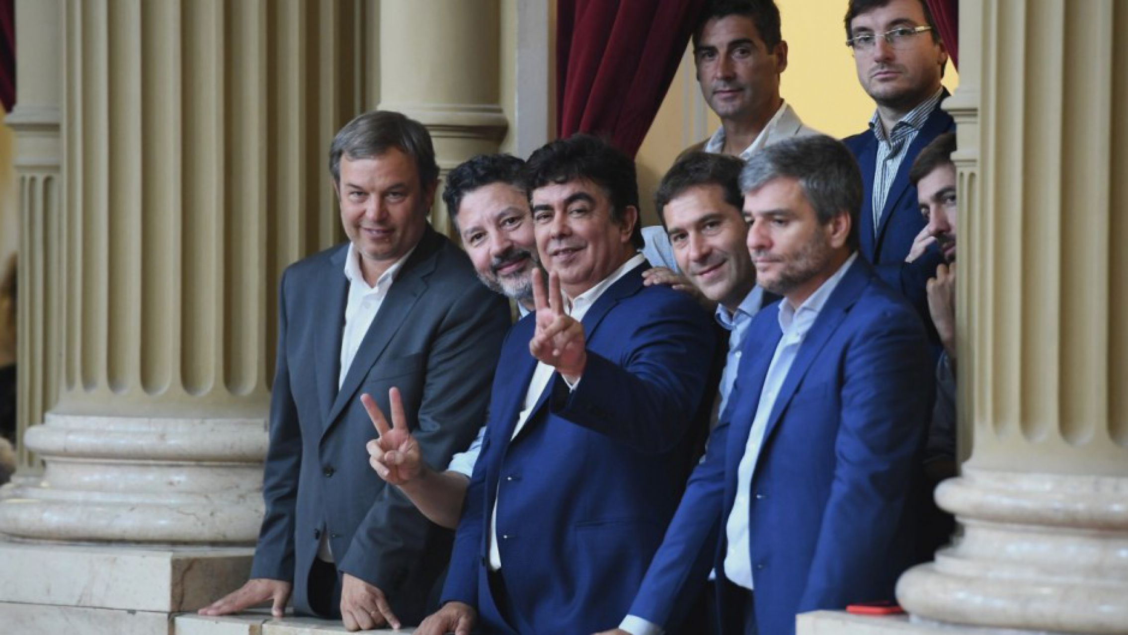 Los intendentes peronistas esperan que Nación les gire fondos para pagar la suma fija