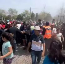 Desborde en el funeral de Huguito Flores en Santiago del Estero