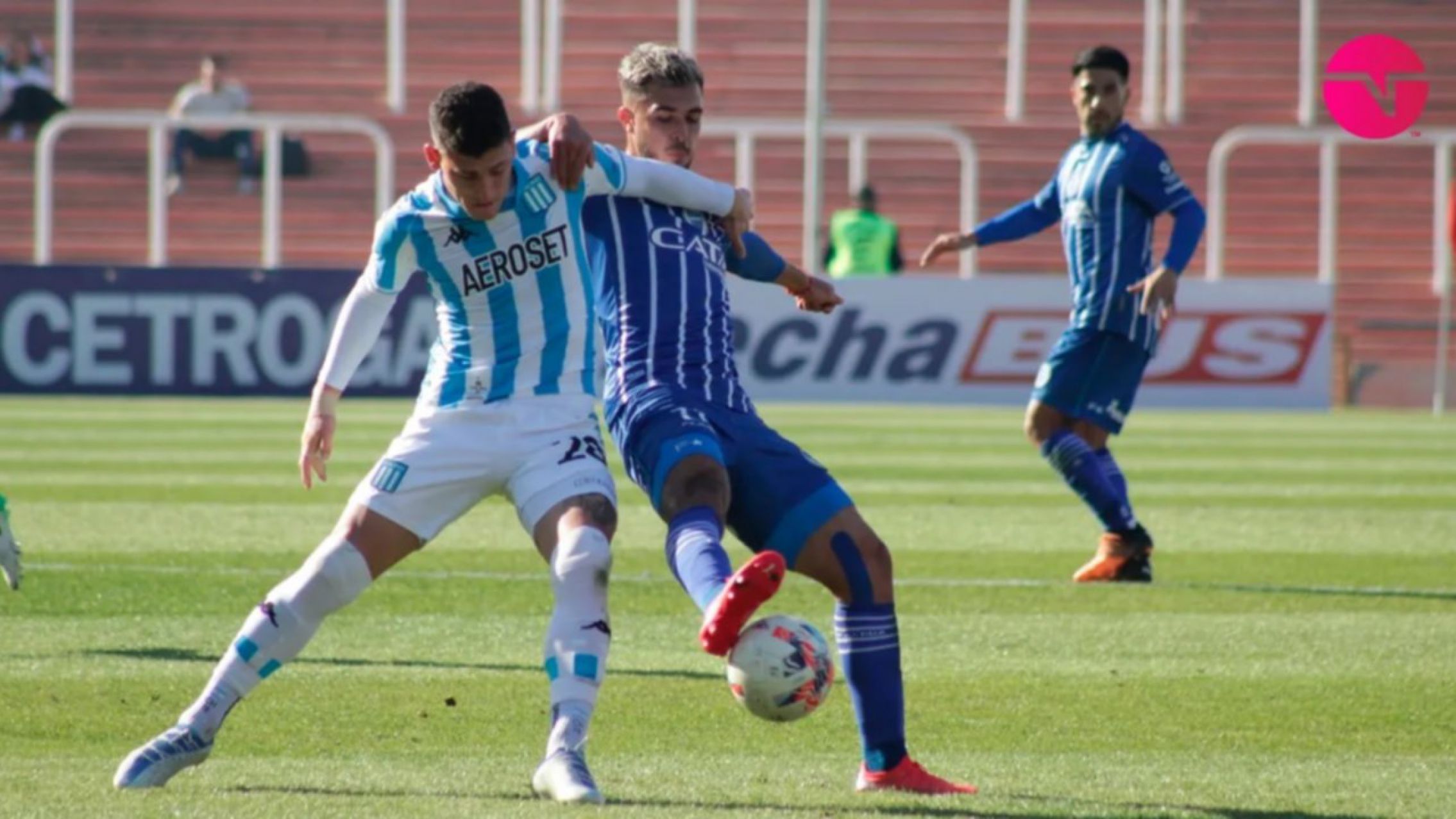 Racing empató con Godoy Cruz en Mendoza y sigue puntero