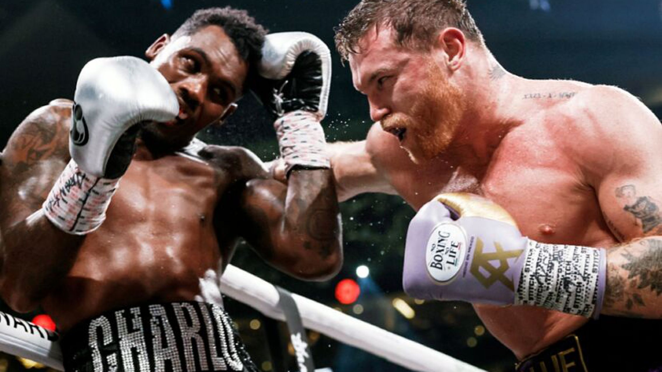 "Canelo" Álvarez retiene sus títulos supermedianos con victoria unánime sobre Charlo