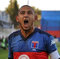 El exgoleador que ahora recorre las calles como un político: el cambio de vida del "Chino" Luna