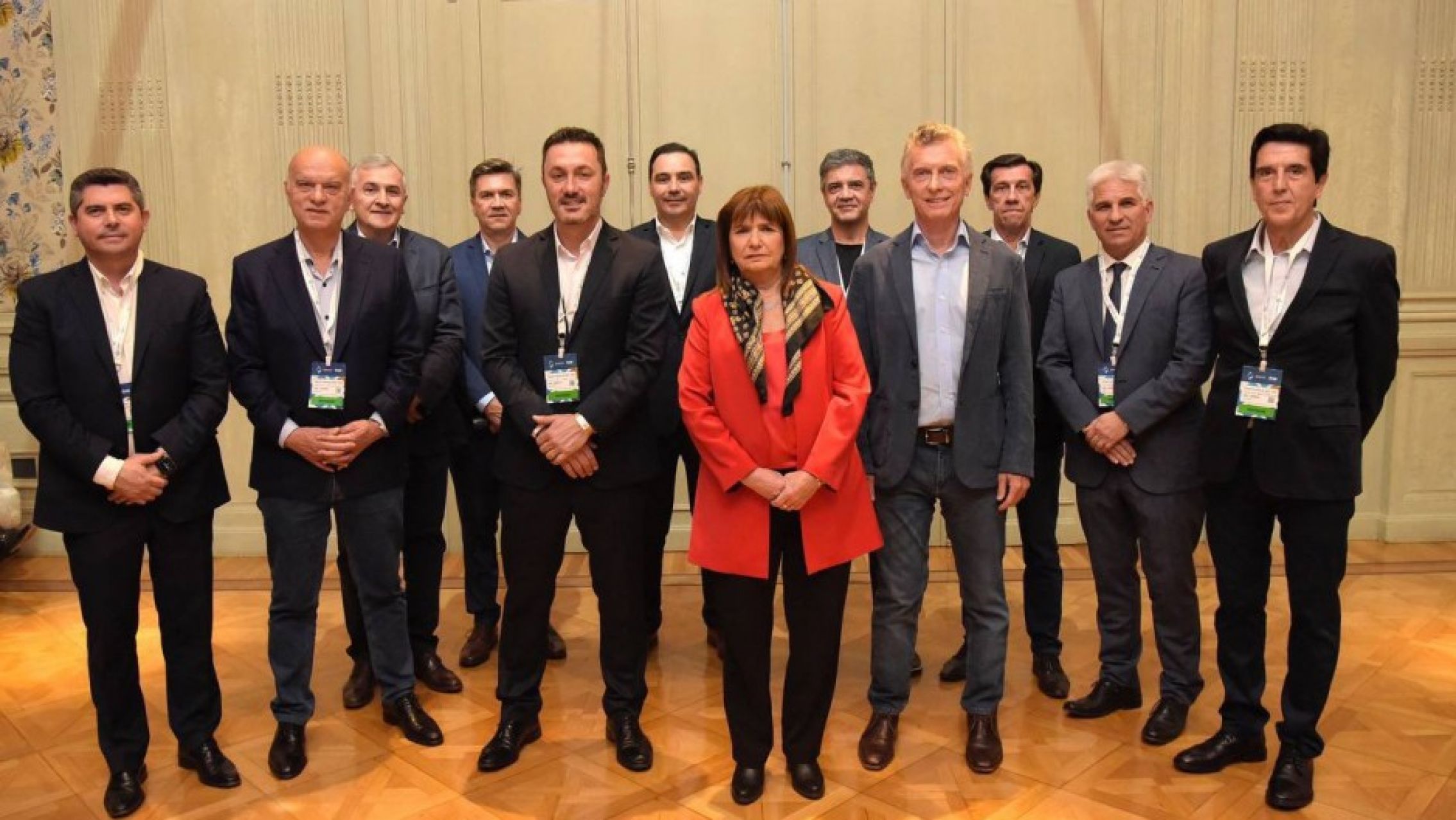 En el larretismo dicen que Patricia cambió el horario de la foto con Macri para dejarlo afuera