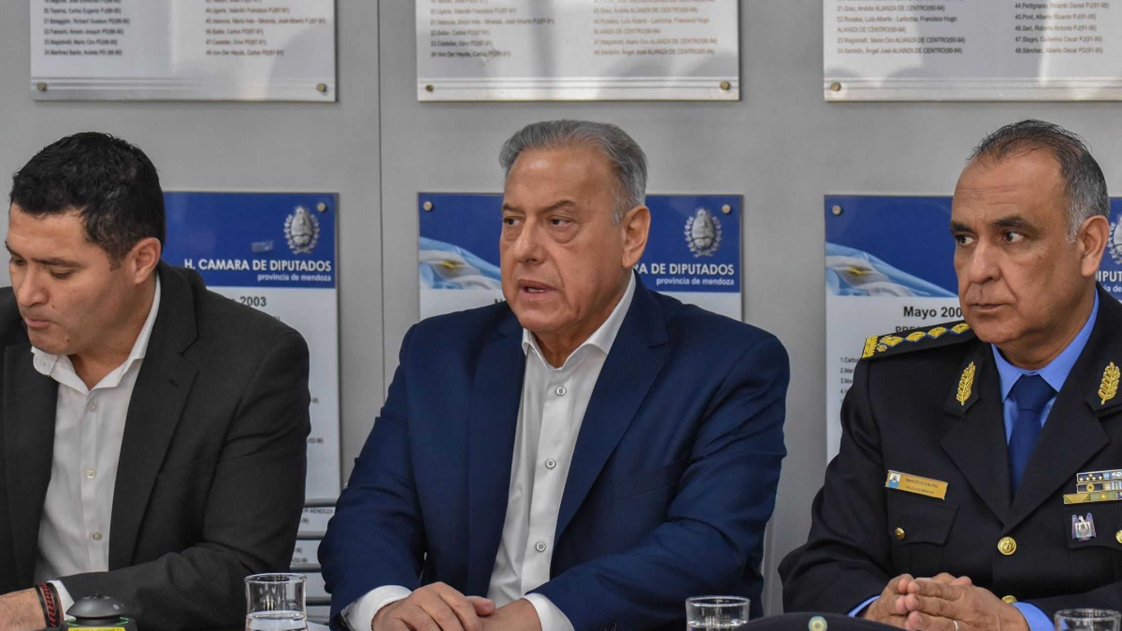 Polémica en Mendoza: Seguridad pide $147 millones para comprar pistolas Táser