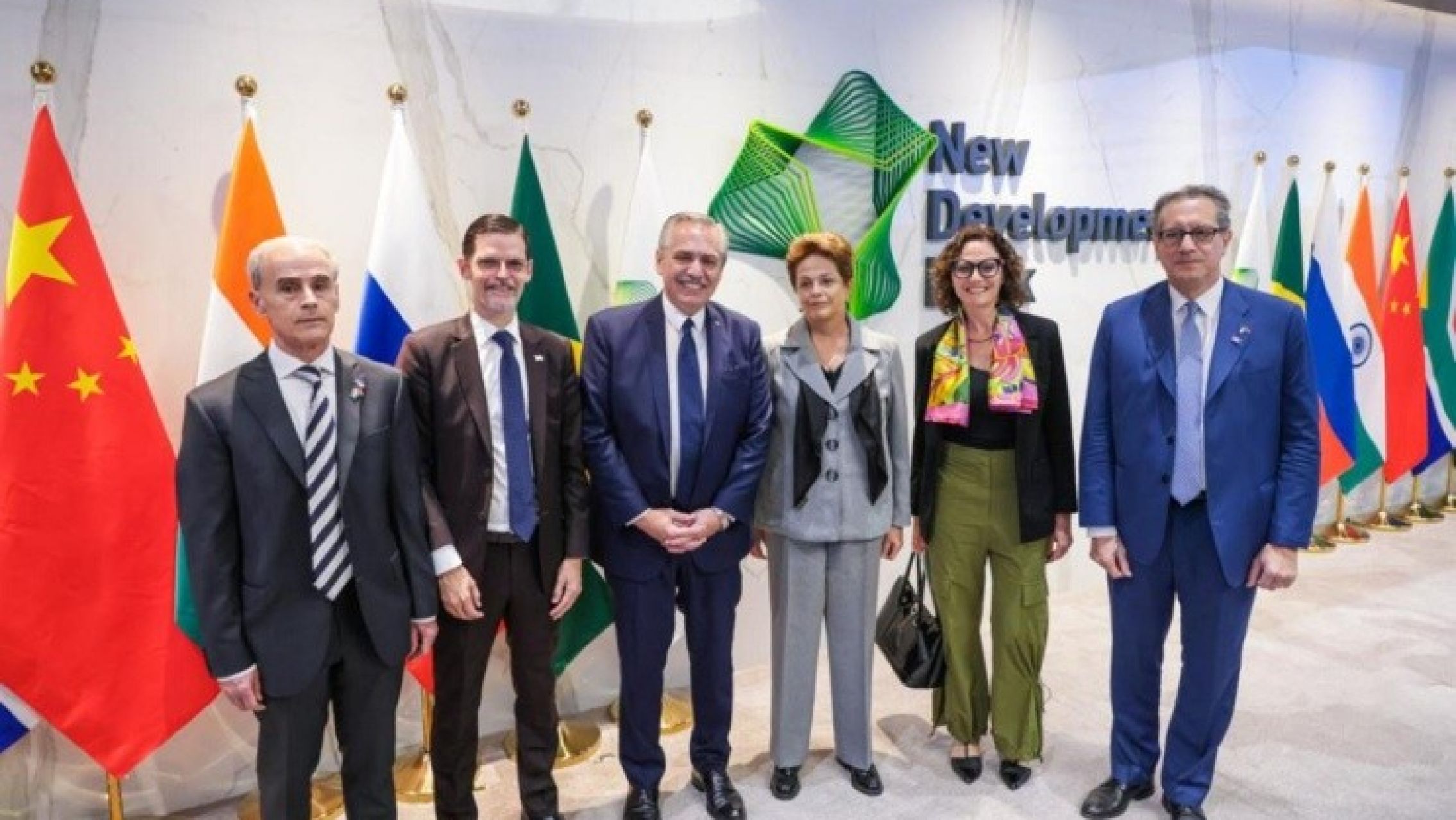 El Presidente se reunió con Rousseff por el banco de los Brics en su última actividad en Shanghái