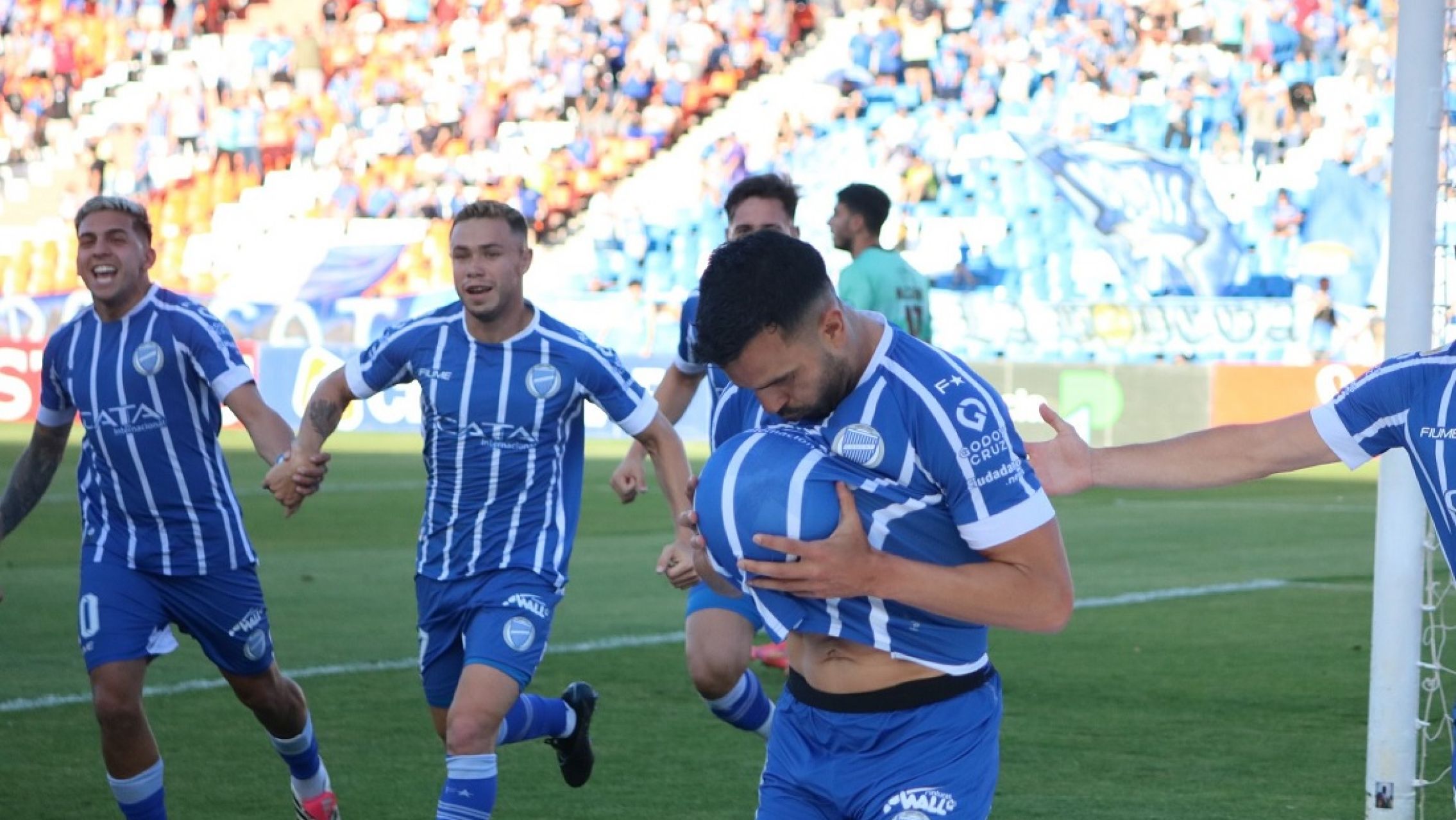 El sorprendente Godoy Cruz es puntero y se clasificó a las Copas
