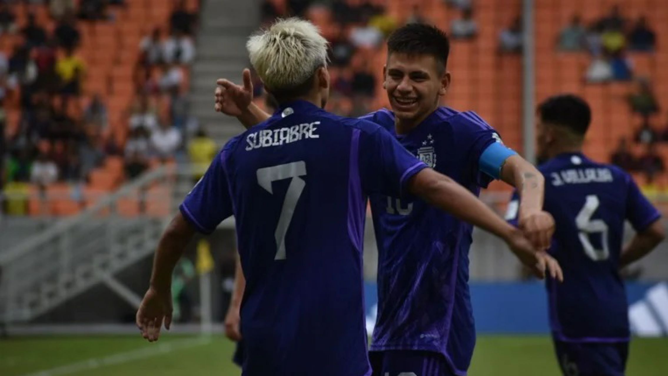 El "Diablito" Echeverri espera firmar esta semana la transferencia con el Manchester City