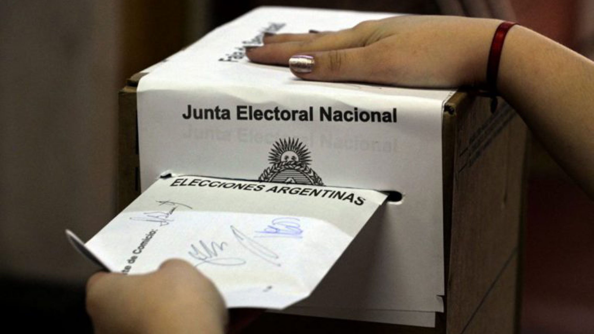 Analistas aseguran que mucha gente definió su voto en el cuarto oscuro