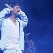 Con guiños a Riquelme y Messi, Peso Pluma rompió la noche en Buenos Aires