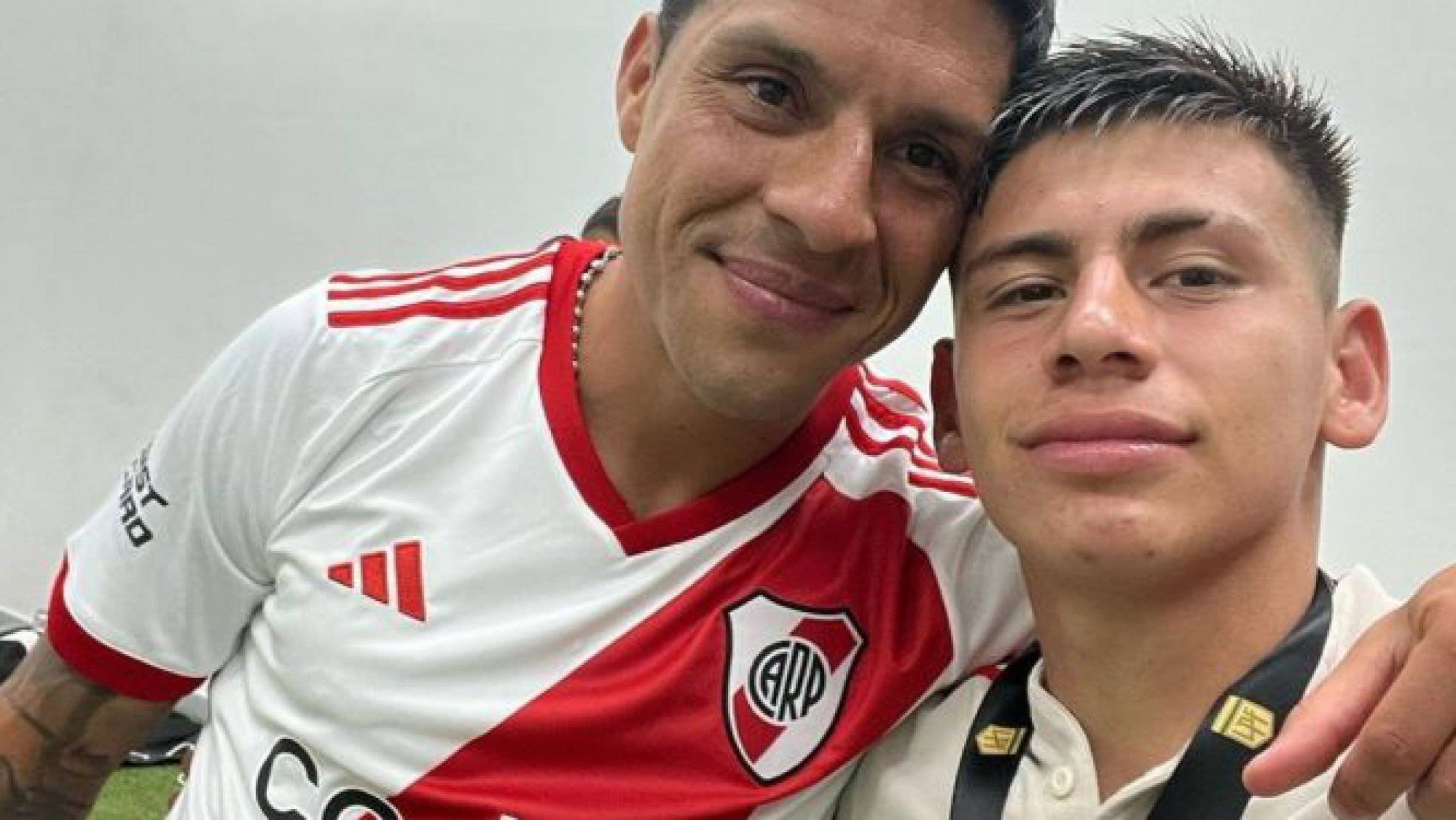 Se revelaron más detalles de la venta del "Diablito" Echeverri al Manchester City