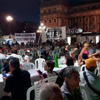 Grabois celebró Navidad junto a personas en situación de calle a las puertas del Congreso