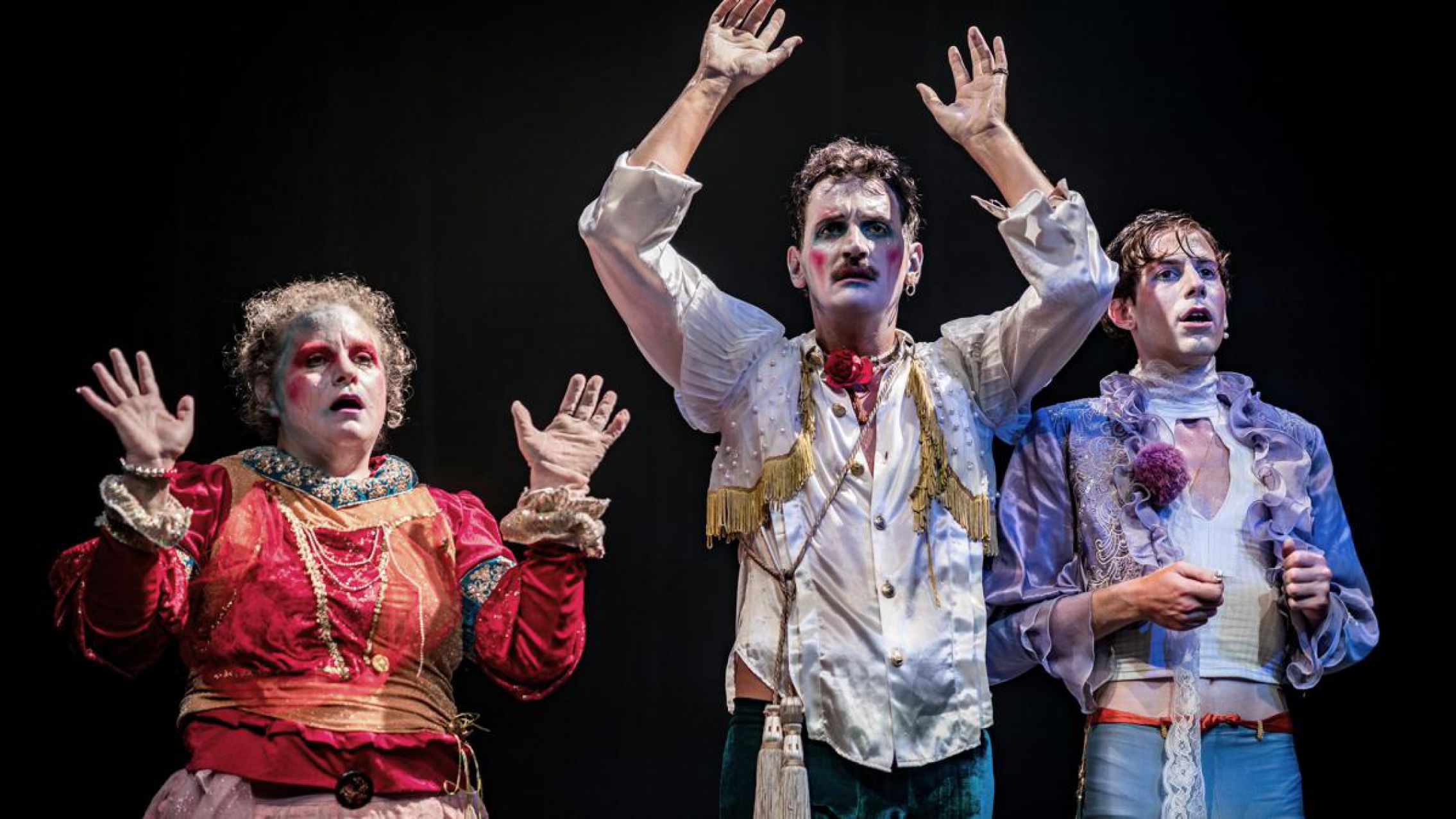 Consejeros y teatristas independientes se oponen al cierre del Instituto Nacional del Teatro