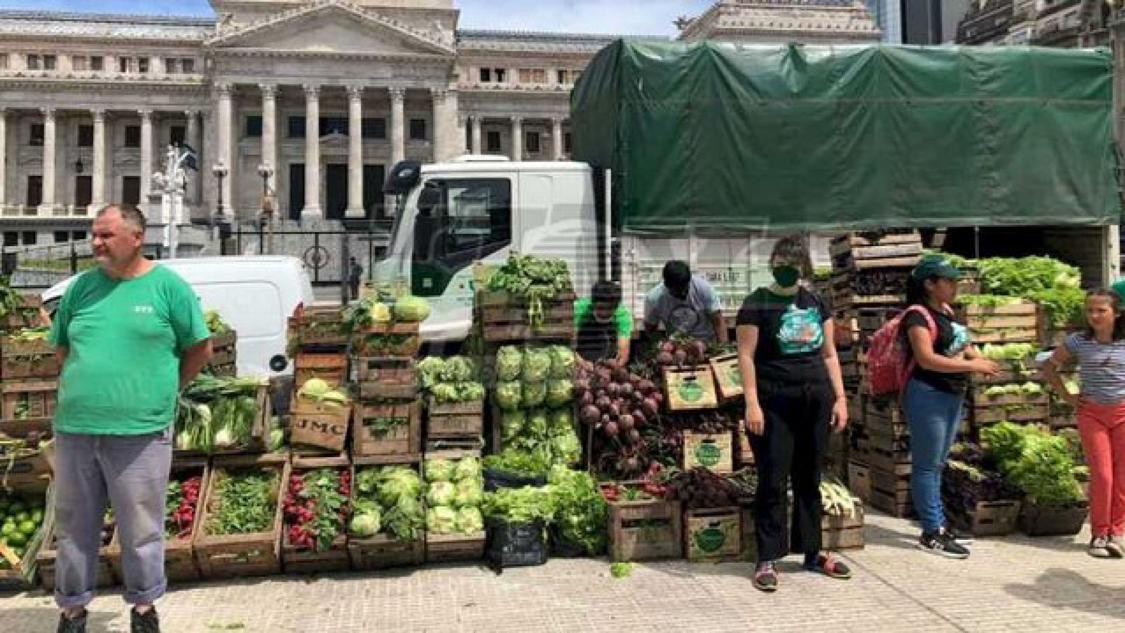 La UTEP vende hoy en la plaza Congreso 80 mil kilos de alimentos a precios populares