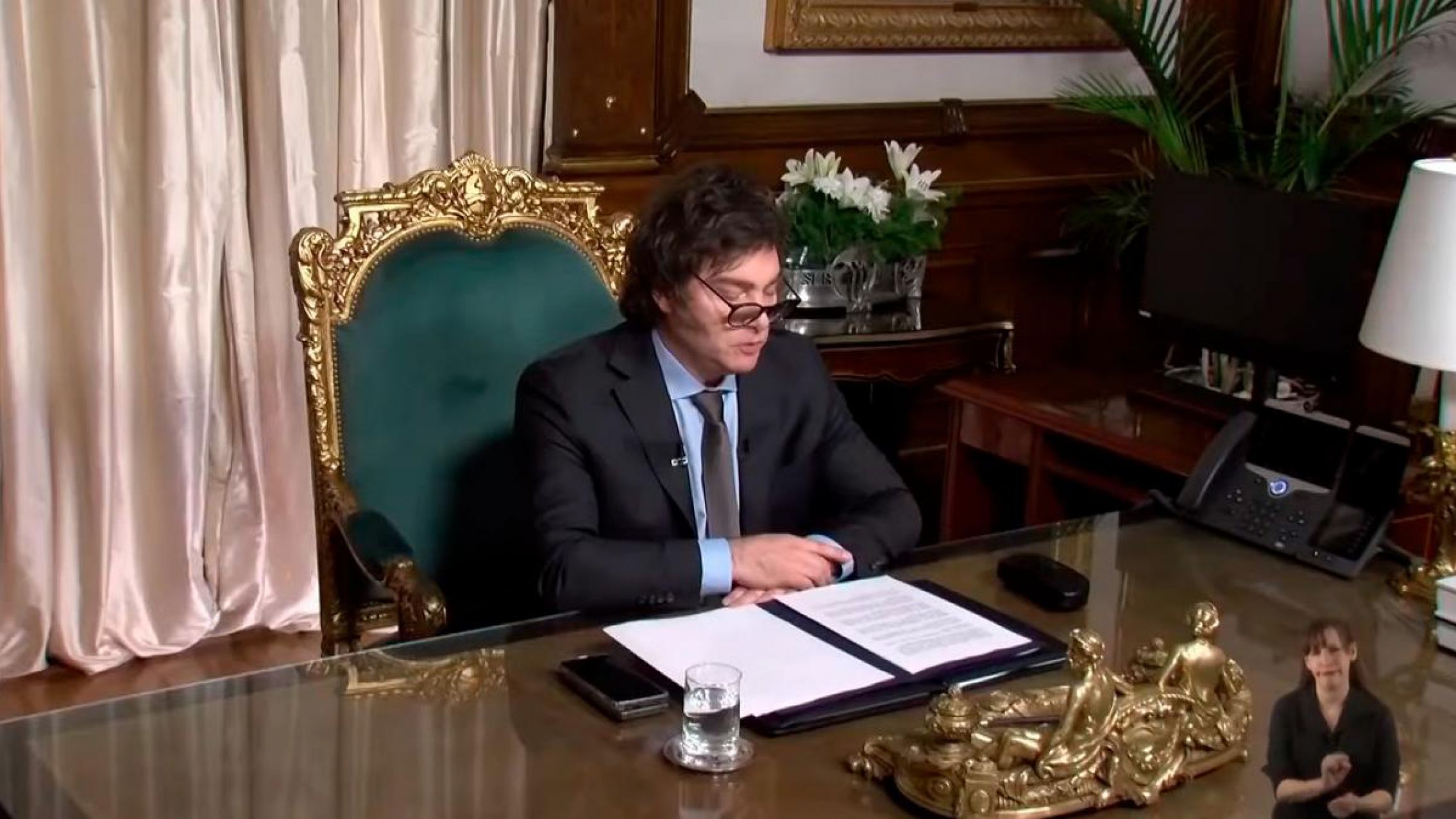 Milei le pidió a la dirigencia política que "abandone las anteojeras ideológicas"