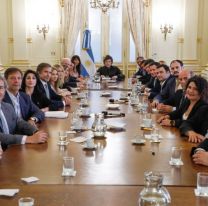 Milei pidió a los diputados que impulsen el juicio político de los jueces que le traban el decreto y después se arrepintió