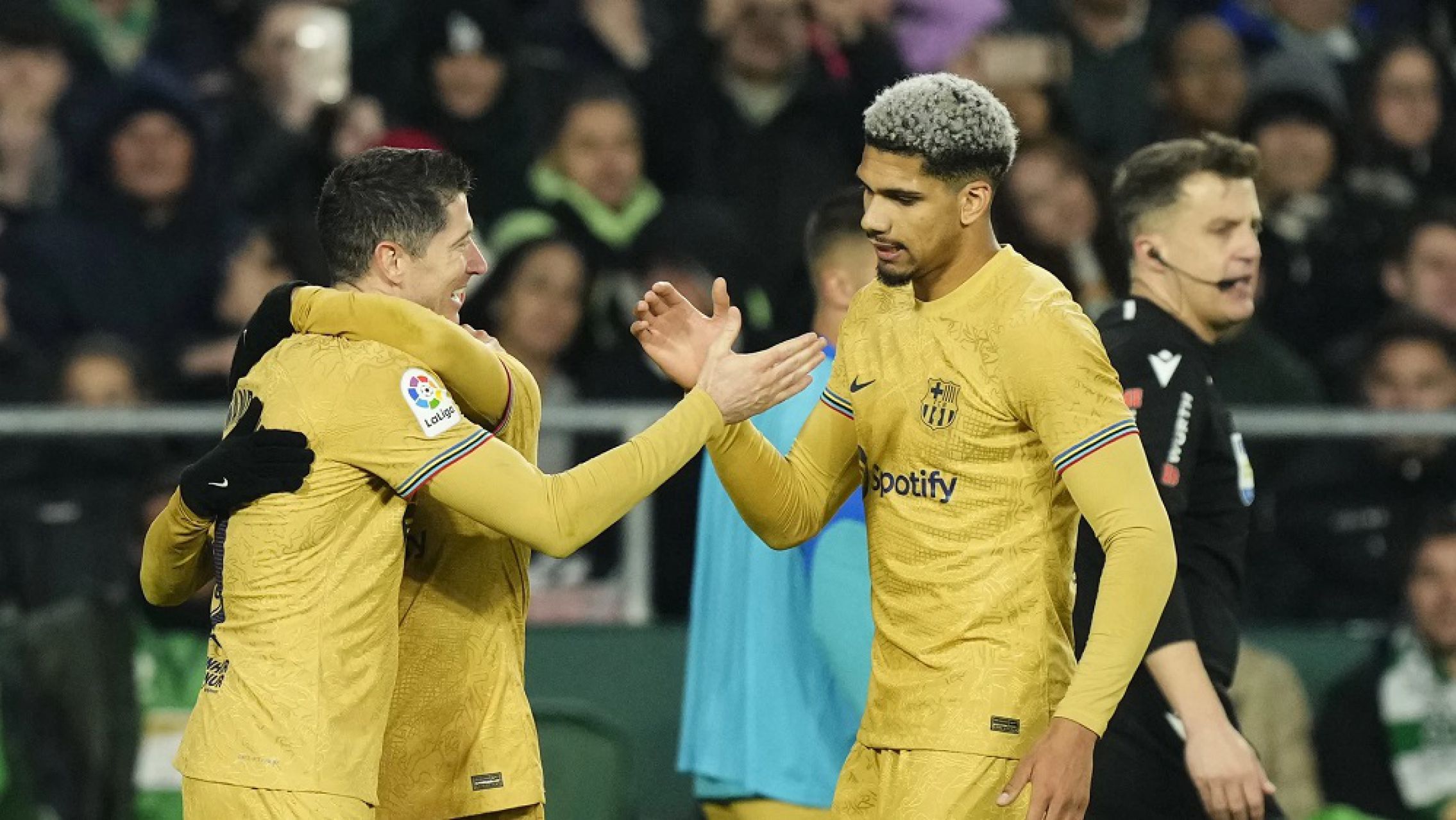 Llegó una oferta de 100 millones por una figura del Barcelona: "se va"