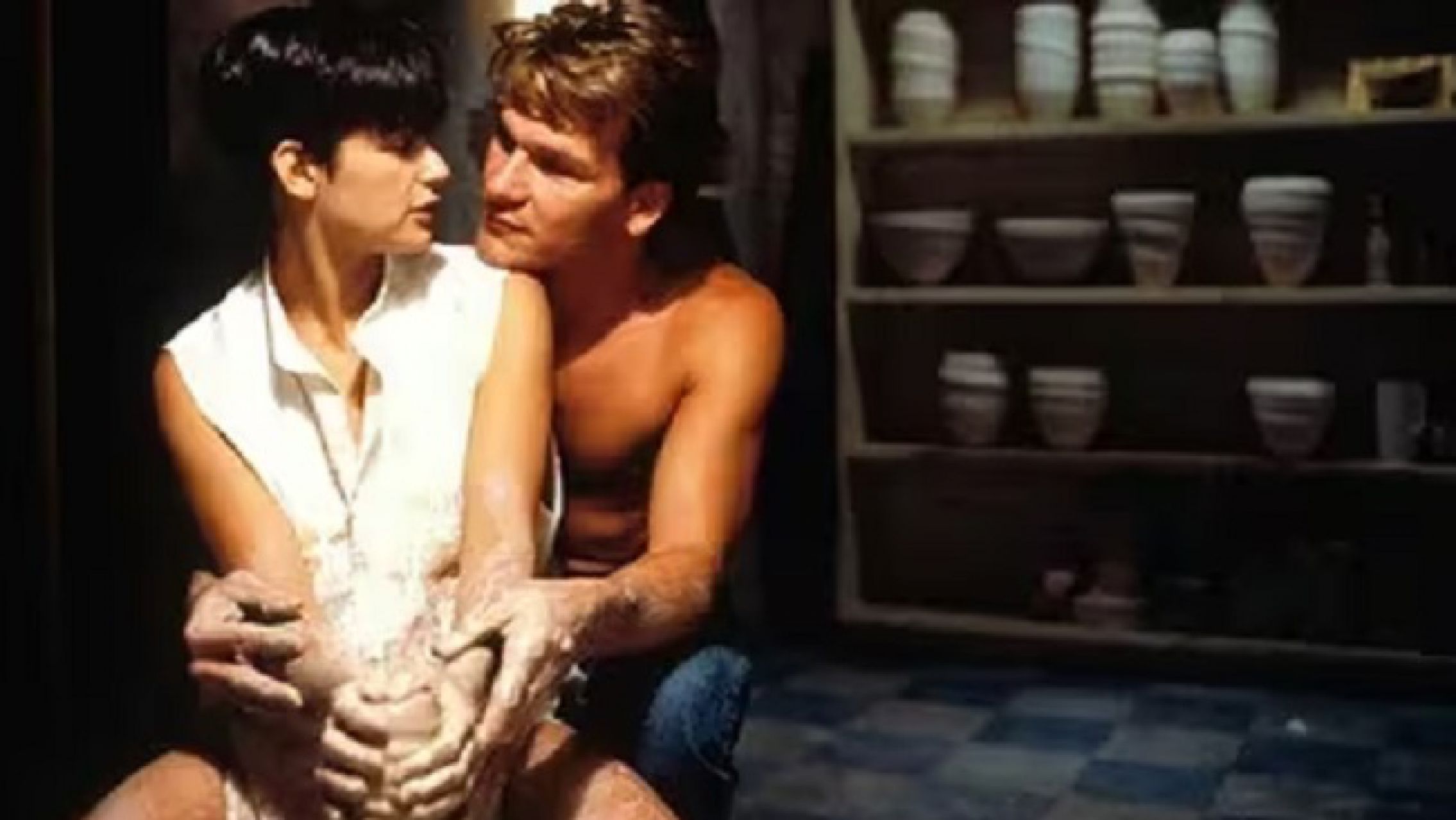 Demi Moore reveló que aún conserva las ollas de barro que hizo con Patrick Swayze en Ghost