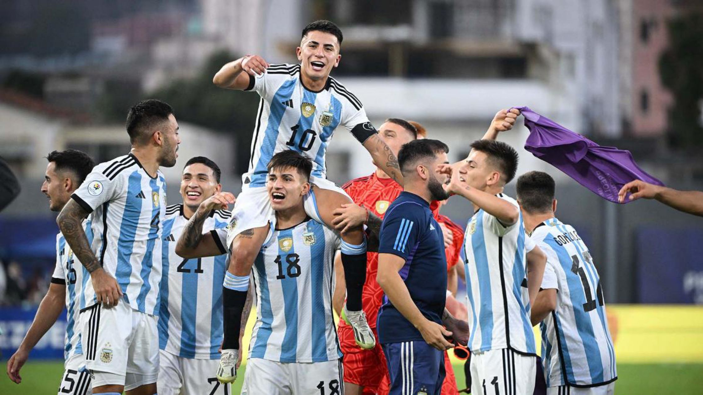 Argentina le ganó a Brasil, se clasificó a los JJOO y dejó al clásico rival afuera