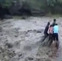 El río creció y se llevó a una banda de cumbia: pérdidas de instrumentos y la camioneta