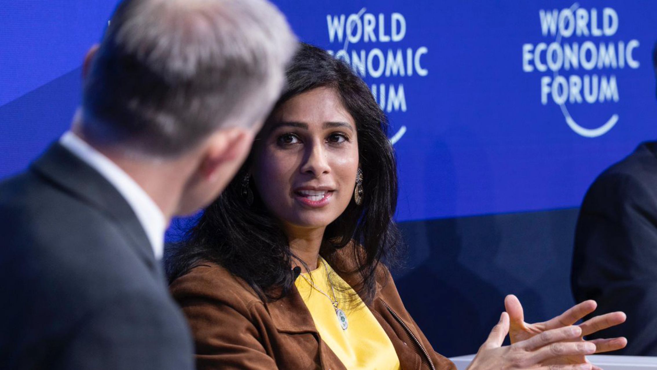 La número 2 del FMI agradeció el trato recibido en Argentina y sorprendió con una foto de Diego Maradona