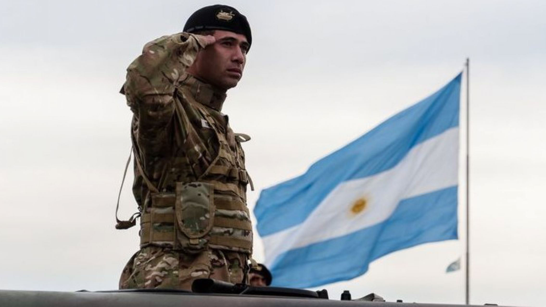 Javier Milei anunció un nuevo aumento salarial para las fuerzas