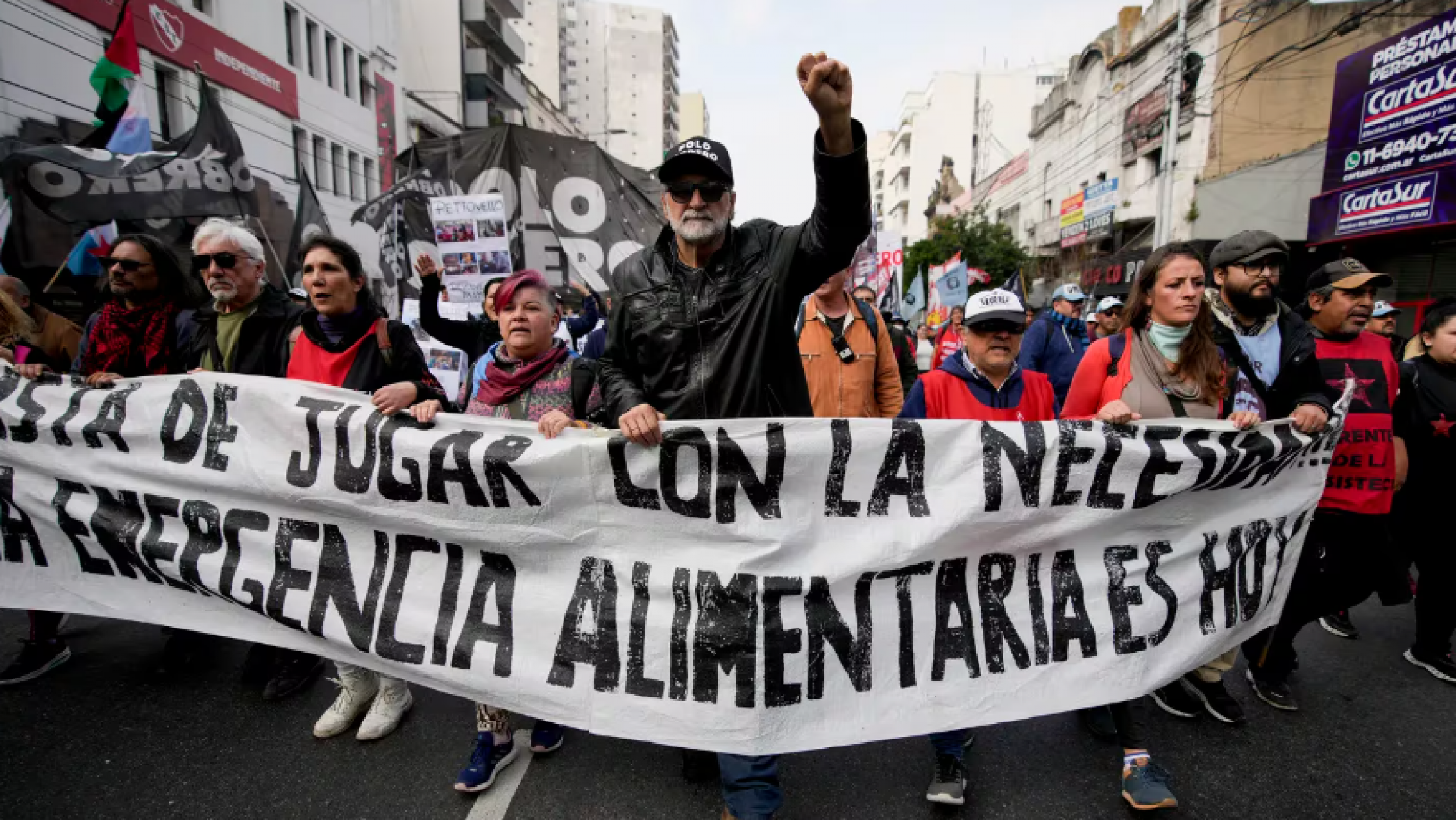 Investigan una millonaria compra de computadoras a una empresa "fantasma"