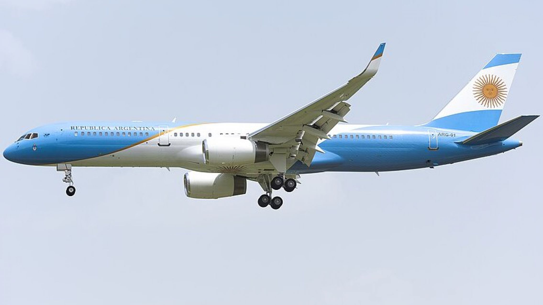 Milei confirmó que los aviones del Estado no podrán ser utilizados para actividad privada