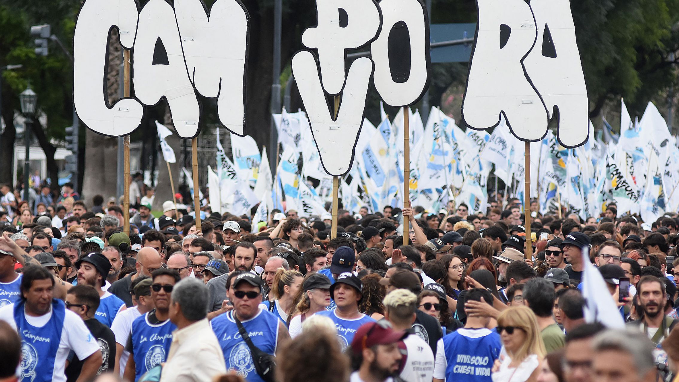 Aseguran que 30 militantes de La Cámpora fueron echados por denuncias de abuso