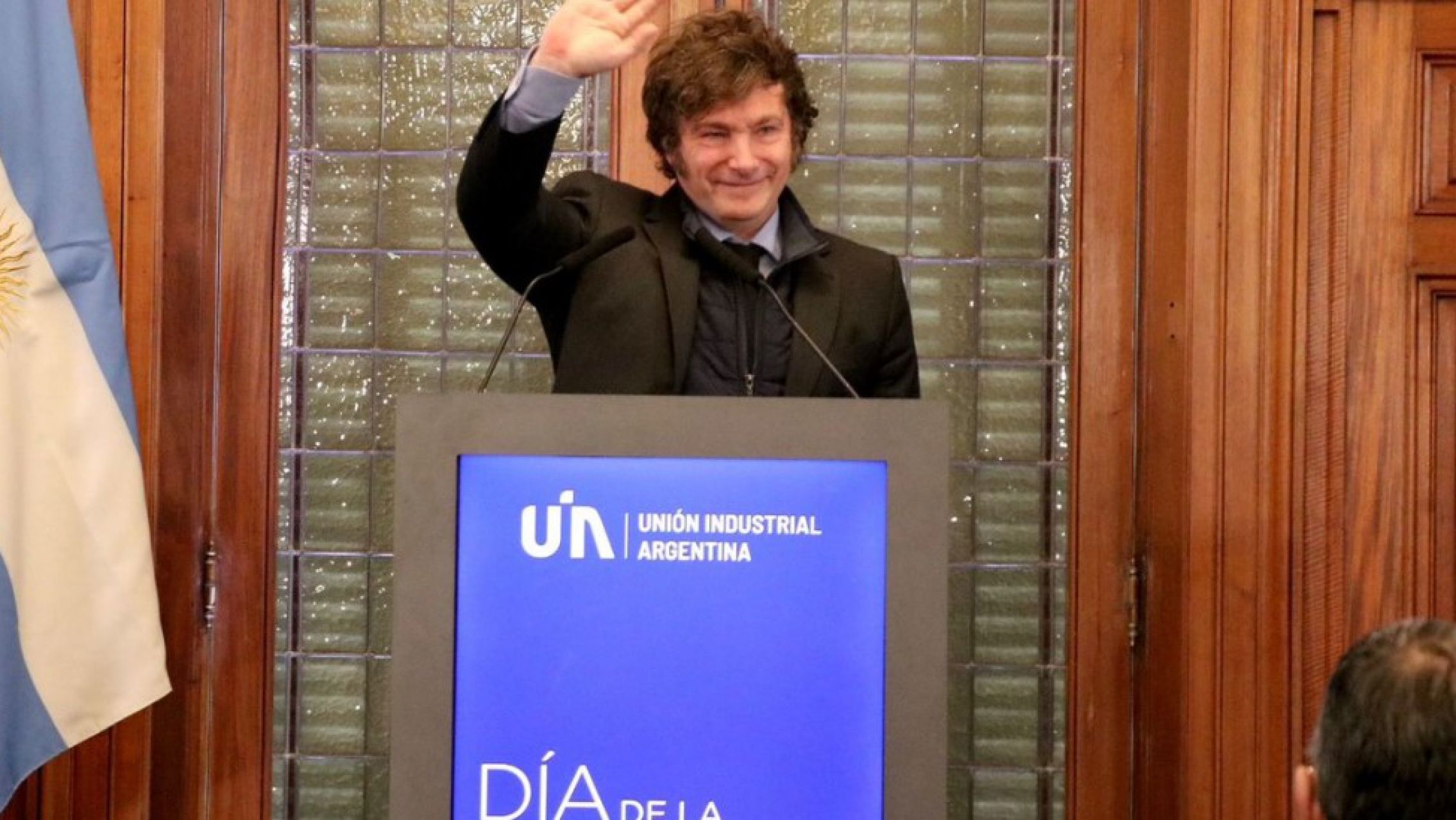 Milei confirmó que en diciembre se terminará definitivamente con el Impuesto PAIS