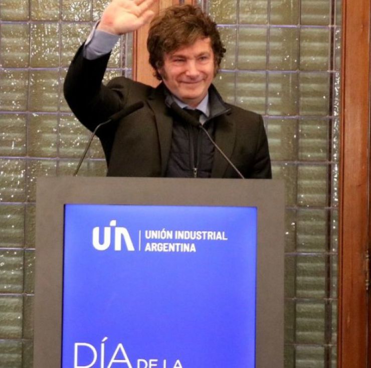 Milei confirmó que en diciembre se terminará definitivamente con el Impuesto PAIS