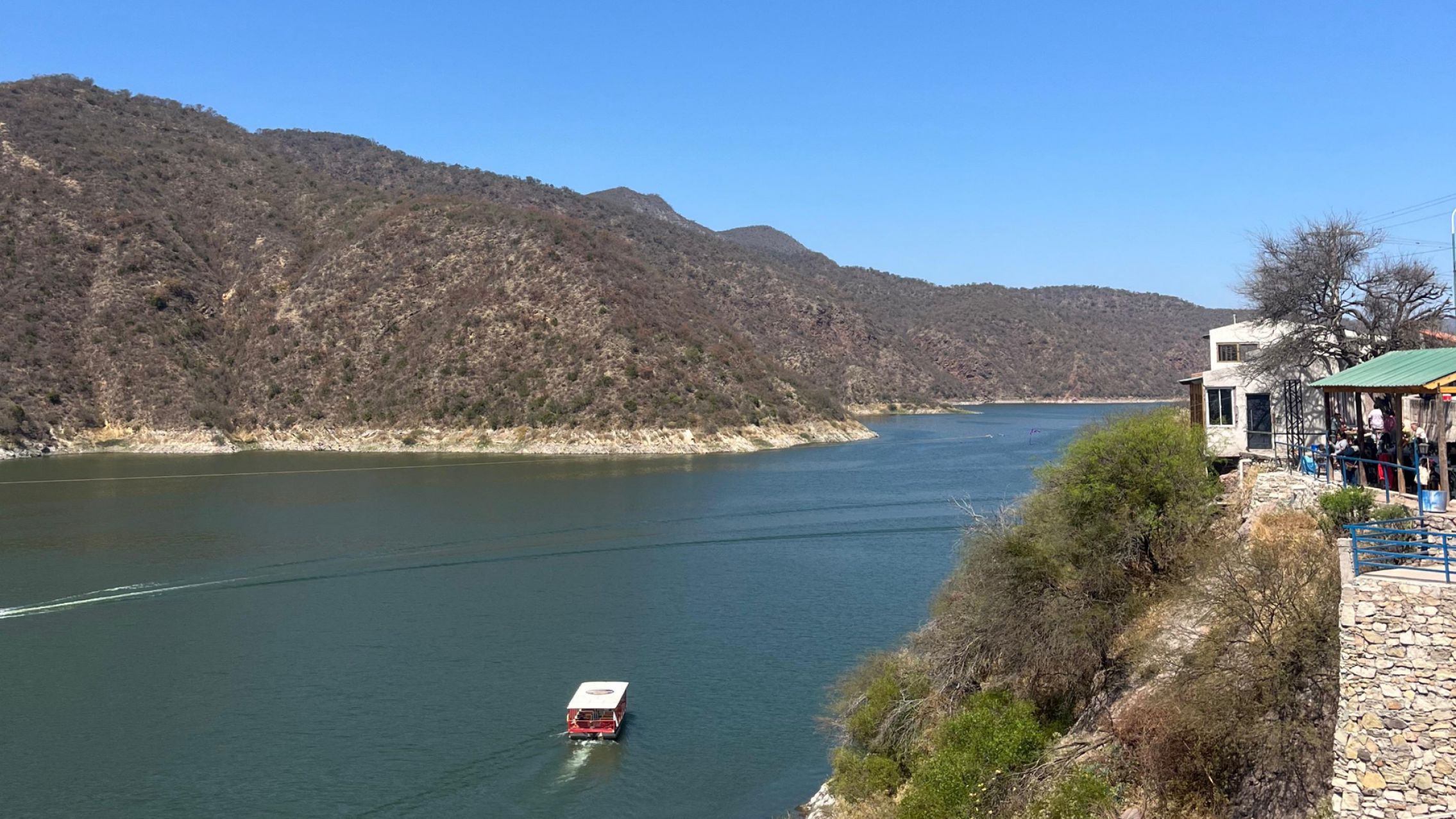 Revelaron cuánto sale andar en kayak en el dique más grande de Salta
