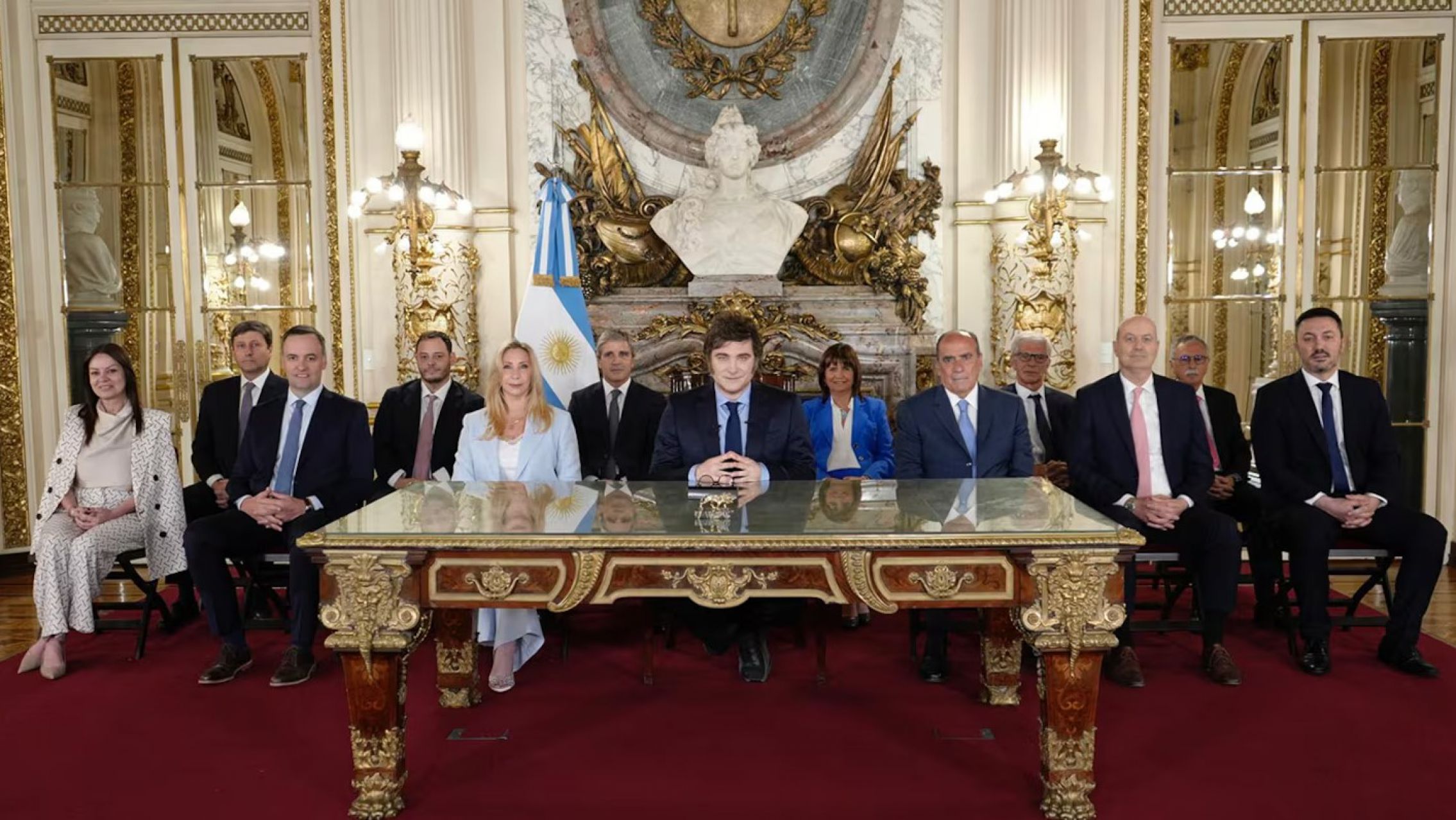 Milei anunció que eliminará el 90% de los impuestos nacionales y que levantará el cepo en 2025