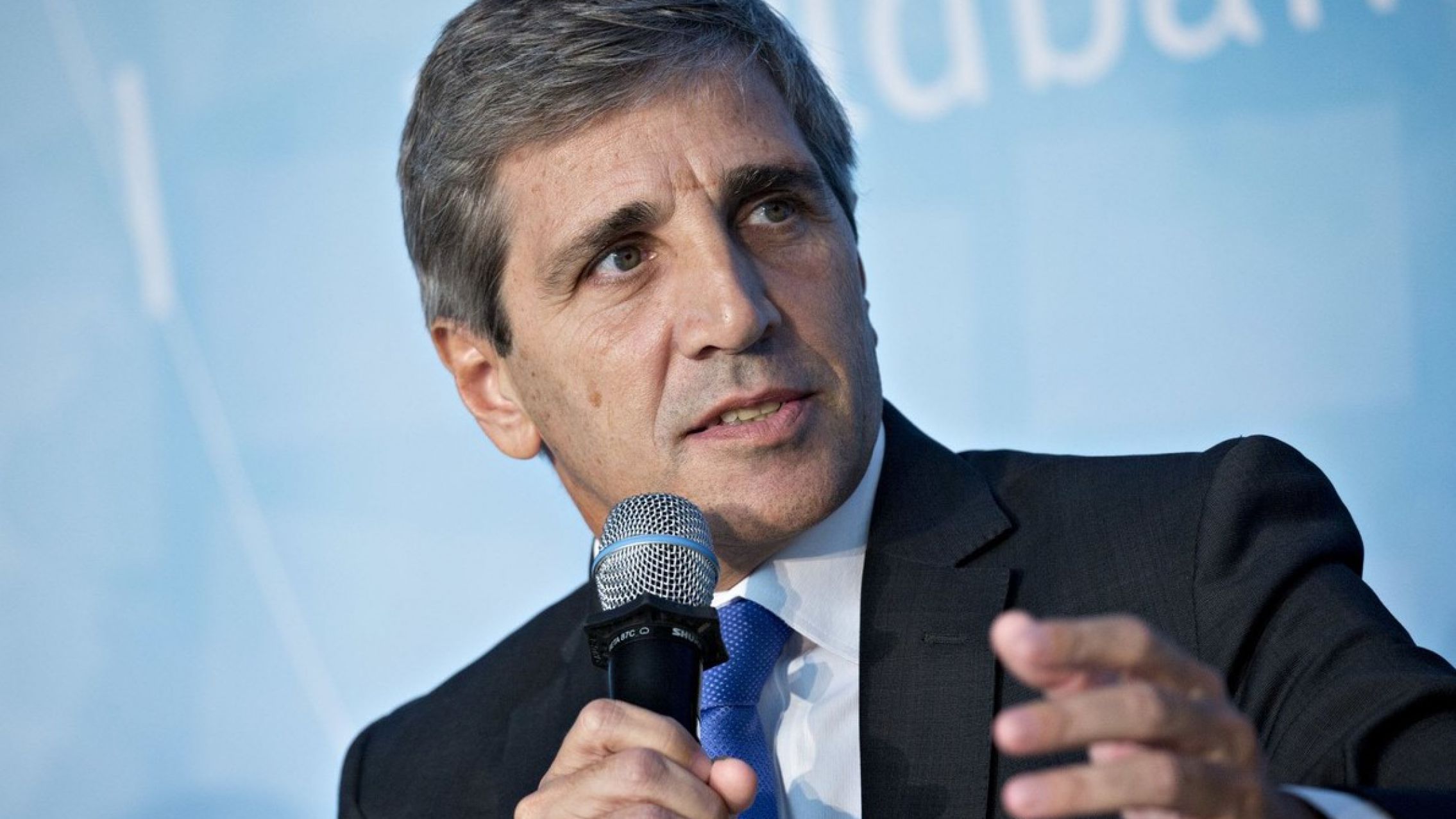 Caputo anunció un acuerdo con el FMI y las condiciones para levantar el cepo