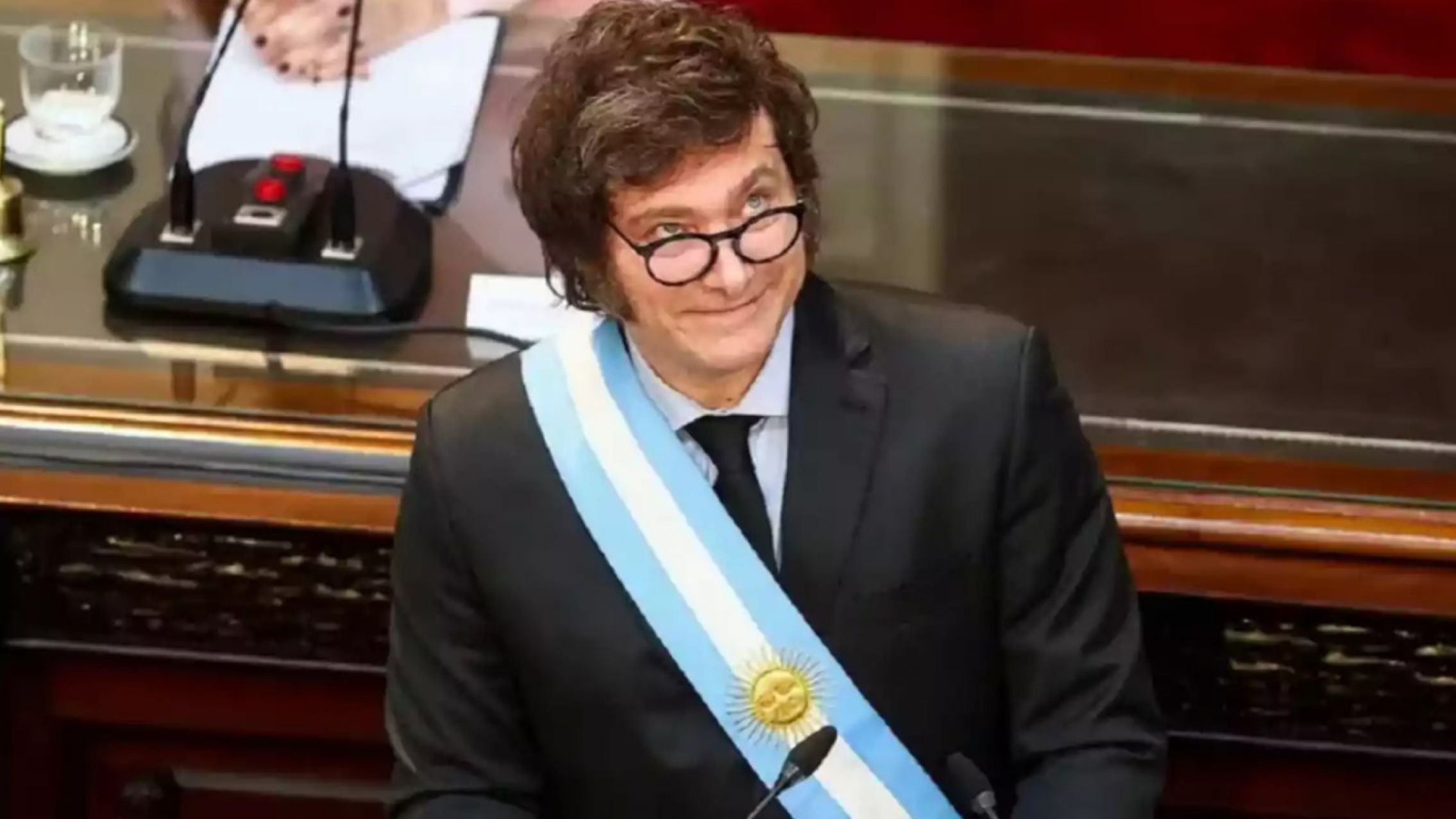 Nueva ley migratoria: Milei busca arancelar servicios para extranjeros no residentes