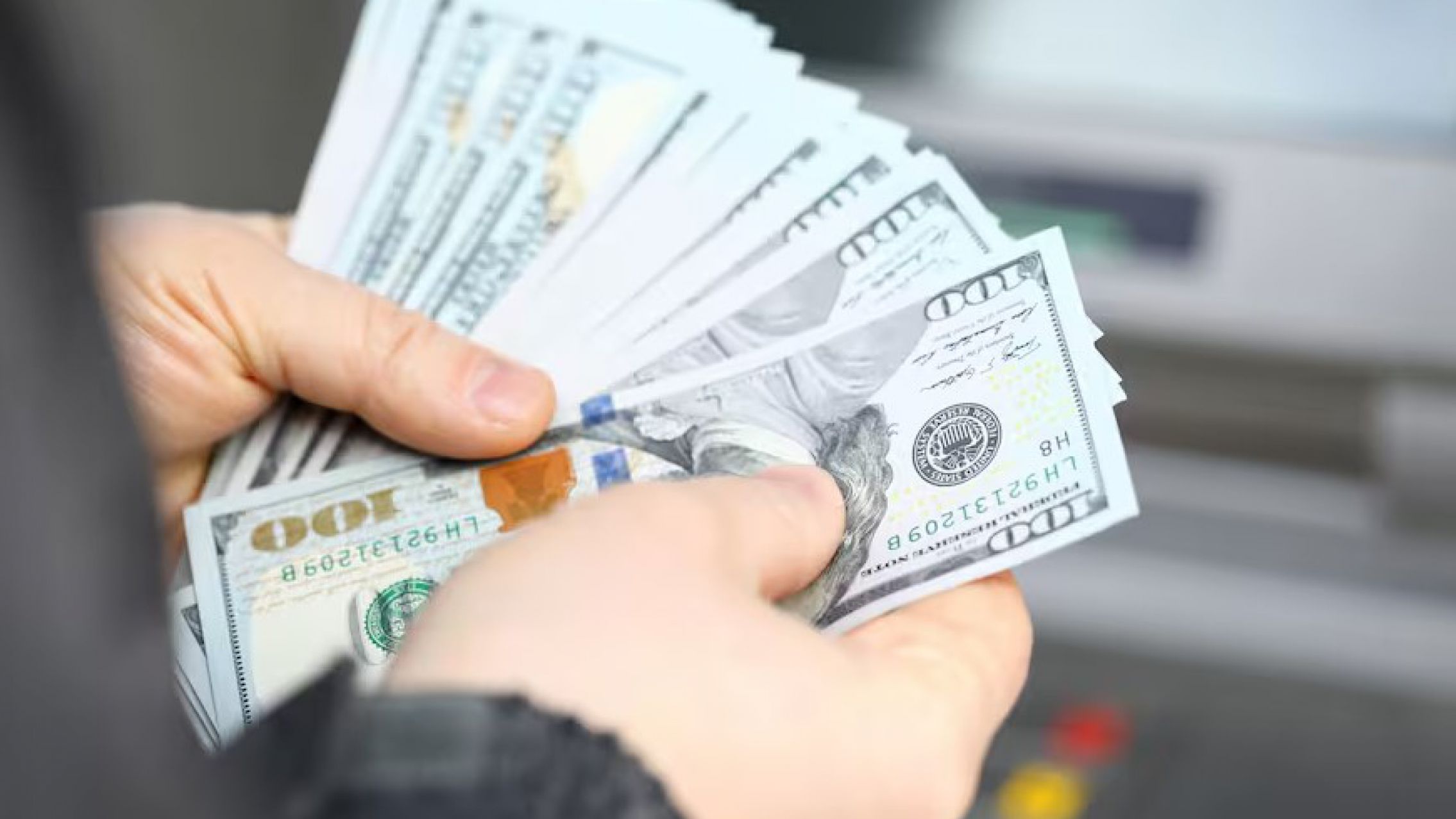 Cómo comprar dólar oficial desde el celular sin restricciones